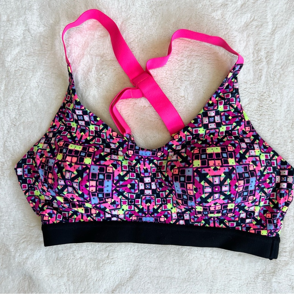 2/$20 Victoria’s Secret Sports Bra 32C